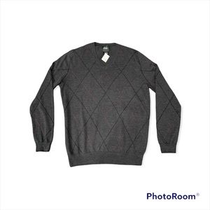 Brand new tags Men’s medium Jos A Banks sweater Super sharp gray / thin lines